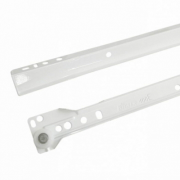 1 gaveta com corrediças metálicas.