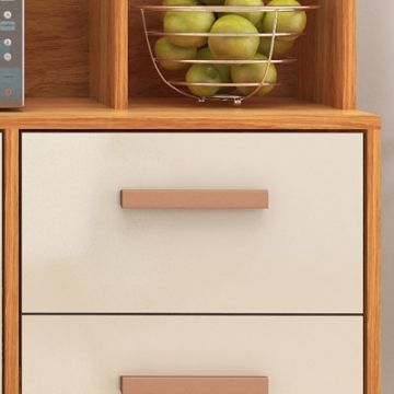 1 gaveta com corrediças metálicas.