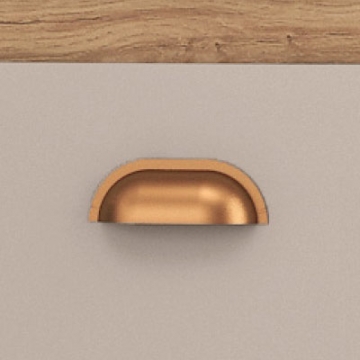 Puxadores em PVC cor cobre.