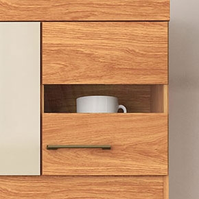 Uma porta com vidro.